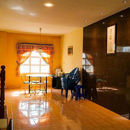 Villa Bukit Indah Brastagi / Berastagi Eksteriør bilde