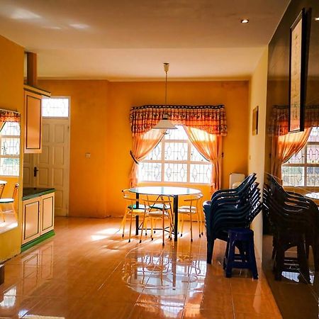 Villa Bukit Indah Brastagi / Berastagi Eksteriør bilde