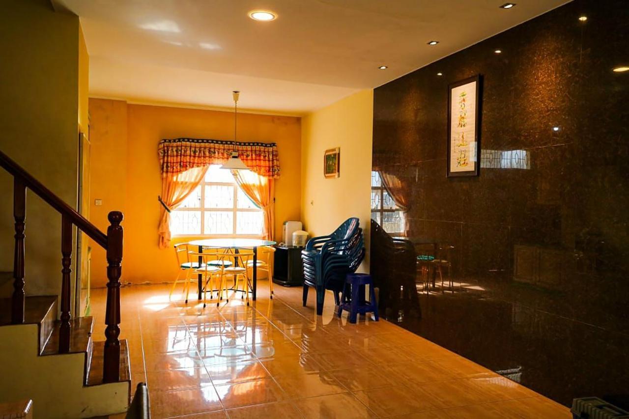 Villa Bukit Indah Brastagi / Berastagi Eksteriør bilde